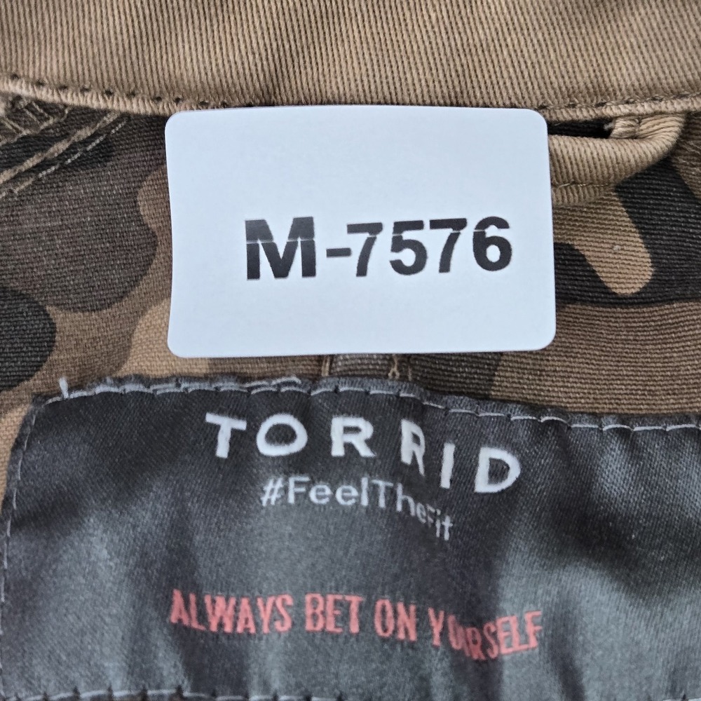 Torrid‎ Women Jacket 3 Tan Twill Utility Button Long Sleeve - Picture 2 of 9